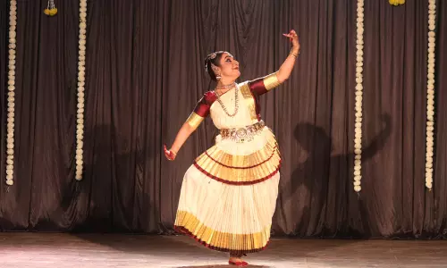 അനുപമമായ നടന വിസ്മയമൊരുക്കി ‘നീനാ മോഹനം’