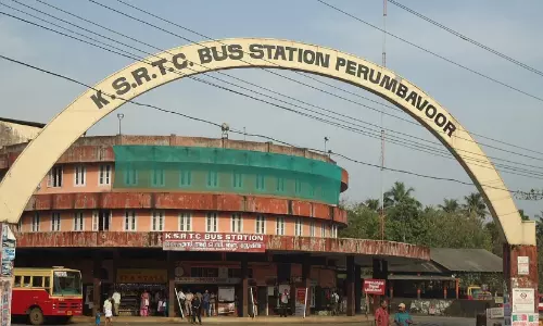 ഡിപ്പോയിൽ കാത്തുനിന്ന യാത്രക്കാരെ കയറ്റാതെ പോയ കെ.എസ്.ആർ.ടി.സി ബസ് തിരിച്ചു വിളിപ്പിച്ചു