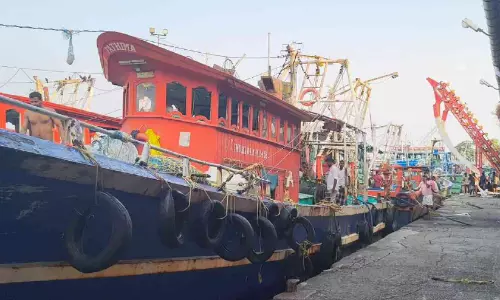 പാചകവാതക ക്ഷാമം; മത്സ്യ ബന്ധന ബോട്ടുകളെയും ബാധിക്കുന്നു