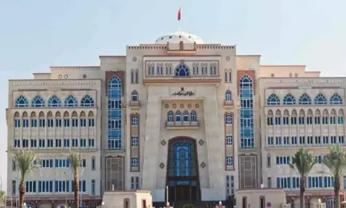 ഒമാനിൽ വിദ്യാഭ‍്യാസ സ്ഥാപനങ്ങൾക്ക്  വ്യാഴാഴ്ച വരെ അവധി; ഓൺലൈന്‍ ക്ലാസ് ആരംഭിക്കും