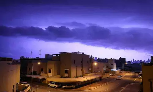 ബഹ്റൈനിൽ ആകാശത്ത് അപൂർവ ഷെൽഫ് ക്ലൗഡ് ബഹ്റൈനിൽ ആകാശത്ത് അപൂർവ ഷെൽഫ് ക്ലൗഡ്