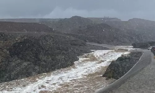 മഴക്കെടുതി: ഒമാനില്‍ സർക്കാർ, സ്വകാര്യ മേഖലയിൽ ചൊവ്വാഴ്ച വര്‍ക്ക് ഫ്രം ഹോം അനുവദിക്കാമെന്ന് തൊഴിൽ മന്ത്രാലയം