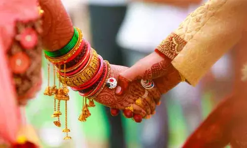 വിവാഹത്തിന് പൊന്നും വധുവും എല്ലാം റെഡി, വരൻ മാത്രം ഇല്ല; ഗൾഫിൽ കുടുങ്ങി ബീഹാറിലെ 400ഓളം പ്രതിശ്രുത വരന്മാർ വിവാഹത്തിന് പൊന്നും വധുവും എല്ലാം റെഡി, വരൻ മാത്രം ഇല്ല; ഗൾഫിൽ കുടുങ്ങി ബീഹാറിലെ 400ഓളം പ്രതിശ്രുത വരന്മാർ