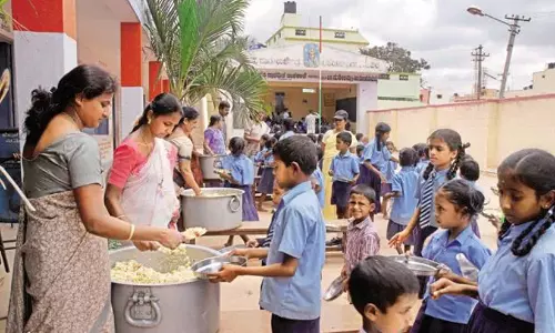 പാചക വാതക ക്ഷാമം രൂക്ഷമാകുന്നു; വിദ്യാലയങ്ങളിലെ ഉച്ചഭക്ഷണവും നിലക്കുമെന്ന് ആശങ്ക