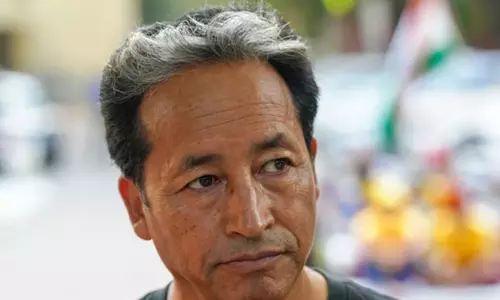 സോനം വാങ്ചുകിന്റെ മോചനം: ഭാര്യ ഗീതാഞ്ജലി ആങ്‌മോ നൽകിയ ഹരജി സുപ്രീം കോടതി തീർപ്പാക്കി