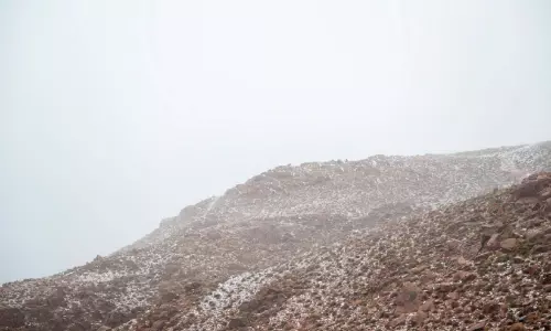 മ​ഞ്ഞു​പു​ത​ച്ച് ത​ബൂ​ക്കി​ലെ ജ​ബ​ൽ അ​ൽ ലൗ​സ്