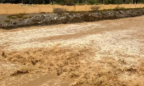 കനത്ത മഴ: മസ്കത്തടക്കം എട്ടു ഗവർണറേറ്റുകളിൽ വർക്ക് ഫ്രം ഹോം ബുധനാഴ്ചയും തുടരാം