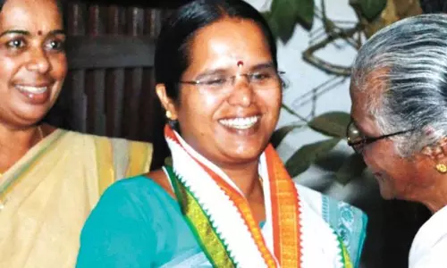 ‘വീടുകൾ കയറിയിറങ്ങി വോട്ടു ചെയ്യരുതെന്ന് പറഞ്ഞു, കെട്ടുകണക്കിന് പോസ്റ്ററുകൾ പുഴയിലൊഴുക്കി...’; ഗുരുതര ആരോപണവുമായി പി.കെ. ജയലക്ഷ്മി