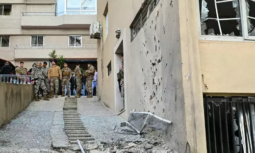 വെടിനിർത്തൽ പ്രഖ്യാപനത്തിനുശേഷവും ആക്രമണം തുടർന്ന് ഇസ്രായേൽ; തിരിച്ചടിച്ച് ഇറാൻ വെടിനിർത്തൽ പ്രഖ്യാപനത്തിനുശേഷവും ആക്രമണം തുടർന്ന് ഇസ്രായേൽ; തിരിച്ചടിച്ച് ഇറാൻ