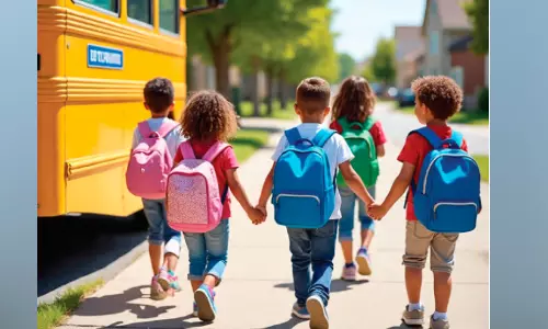 ബാ​ക് ടു ​സ്കൂ​ൾ; വി​ദ്യാ​ർ​ഥി​ക​ളു​ടെ​യും സ്കൂ​ൾ ജീ​വ​ന​ക്കാ​രു​ടെ​യും സു​ര​ക്ഷ ഉ​റ​പ്പാ​ക്ക​ണം