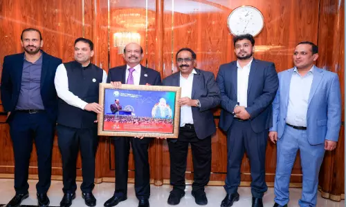 എം.എ. യൂസഫലിക്ക്​ കെ.എം.സി.സിയുടെ സ്നേഹോപഹാരം