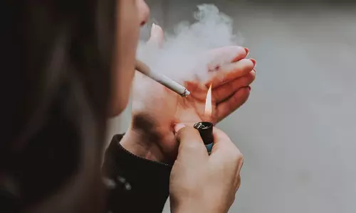 പുകയില പരസ്യങ്ങൾക്ക് നിരോധനമുണ്ടെങ്കിലും സോഷ്യൽ മീഡിയയിൽ നിയന്ത്രണമില്ല; പുകപടർത്തി സിഗ്‌ഫ്ലുവൻസർ തരംഗം