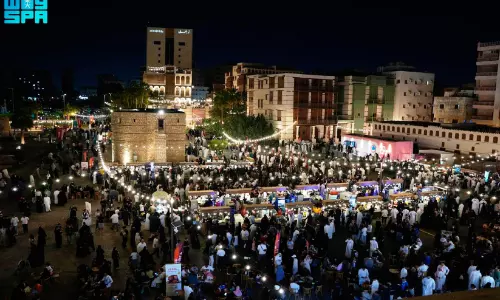 ജിദ്ദ ചരിത്രമേഖലയിൽ സന്ദർശക പ്രവാഹം; റമദാനിലെത്തിയത് 40 ലക്ഷത്തിലധികം പേർ ജിദ്ദ ചരിത്രമേഖലയിൽ സന്ദർശക പ്രവാഹം; റമദാനിലെത്തിയത് 40 ലക്ഷത്തിലധികം പേർ