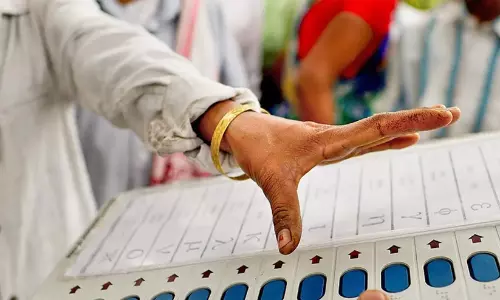 കരുനാഗപള്ളിയിൽ കാറ്റ് എങ്ങോട്ട്?