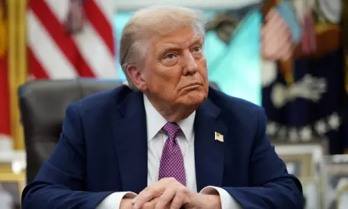 ട്രംപിന് പരാജയം മണത്തോ?; ഹുർമുസ് തുറന്നില്ലെങ്കിലും യുദ്ധം അവസാനിപ്പിക്കാൻ തയ്യാറെടുക്കുന്നു