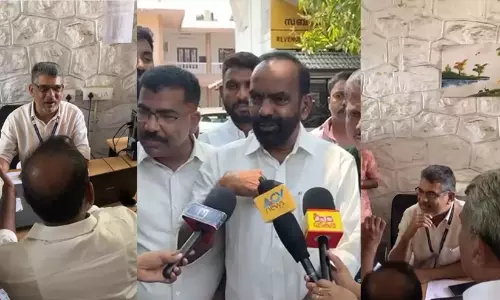 ക്രമവിരുദ്ധമായി വോട്ടർമാരുടെ പേരുകൾ നീക്കംചെയ്യുന്നുവെന്ന്; ആർ.ഡി.ഒയെ ഉപരോധിച്ച് യു.ഡി.എഫ്