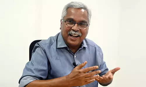 എത്ര മുക്രയിട്ടാലും എന്റെ കൈയിൽനിന്ന് മറുപടി കിട്ടില്ല - വിവാദ പരാമർശങ്ങളിൽ മറുപടി പറയാതെ ബിനോയ് വിശ്വം എത്ര മുക്രയിട്ടാലും എന്റെ കൈയിൽനിന്ന് മറുപടി കിട്ടില്ല - വിവാദ പരാമർശങ്ങളിൽ മറുപടി പറയാതെ ബിനോയ് വിശ്വം