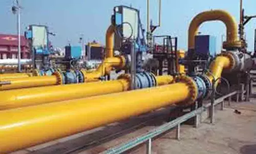 വീട്ടിനടുത്ത് ഗ്യാസ് പൈപ്പ് ലൈൻ ലഭ്യമാണോ? എങ്കിൽ കണക്ഷൻ എടുത്തേ പറ്റൂ! ഇല്ലെങ്കിൽ എൽ.പി.ജി സിലിണ്ടറും കിട്ടില്ല