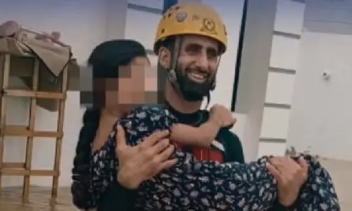 സുഹാറിൽ വെള്ളപ്പൊക്കത്തിൽ കുടുങ്ങിയ 13 അംഗ കുടുംബത്തെ രക്ഷപ്പെടുത്തി