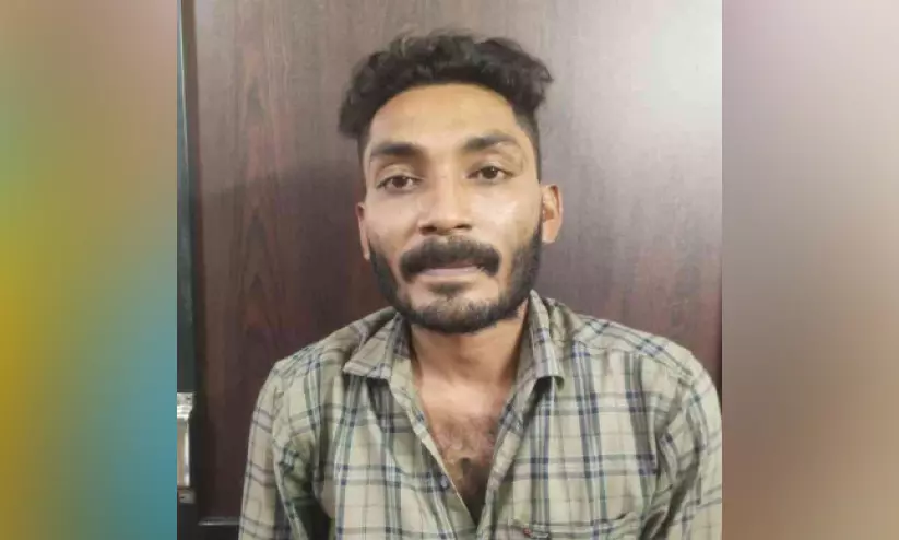 മദ്യപിക്കുന്നതിനിടയിൽ സുഹൃത്തിന്റെ വാരിയെല്ല് അടിച്ചു പൊട്ടിച്ച പ്രതി പിടിയിൽ മദ്യപിക്കുന്നതിനിടയിൽ സുഹൃത്തിന്റെ വാരിയെല്ല് അടിച്ചു പൊട്ടിച്ച പ്രതി പിടിയിൽ