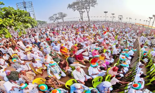 ഇ​ന്ദി​രാ​ഗാ​ര​ന്റി പ്ര​ഖ്യാ​പ​ന​ത്തോ​ടെ   യു.​ഡി.​എ​ഫ് തെ​ര​ഞ്ഞെ​ടു​പ്പ് റാ​ലി