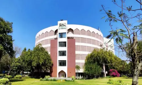 ജാ​മി​അ ഹം​ദ​ർ​ദി​ൽ ബി​രു​ദം, ബി​രു​ദാ​ന​ന്ത​ര ബി​രു​ദം