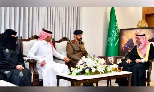 തീ​പി​ടി​ച്ച വീ​ട്ടി​ൽ​നി​ന്ന് കു​ടും​ബ​ത്തെ ര​ക്ഷി​ച്ച സൗ​ദി വ​നി​ത​ക്ക് ആ​ദ​രം