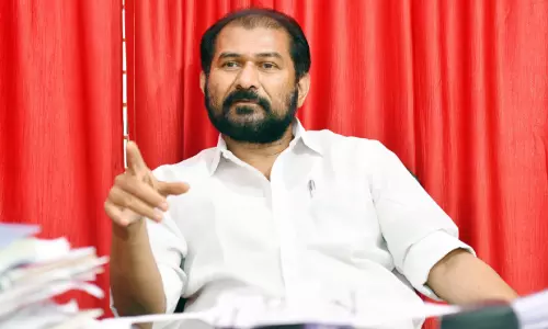 മ​ത​നി​ര​പേ​ക്ഷ​ത​ക്കും വി​ക​സ​ന​ത്തി​നും ജ​നം വോ​ട്ട് ചെ​യ്യും -വി.​പി. അ​നി​ൽ