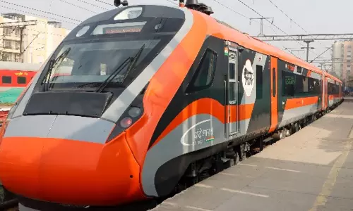 വന്ദേഭാരതിൽ മോശം ഭക്ഷണം; കാറ്ററിങ് കമ്പനിക്ക് 50 ലക്ഷം പിഴയിട്ട് റെയിൽവേ