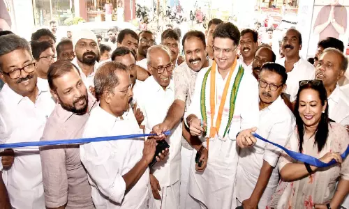 നേ​ട്ട​ങ്ങ​ൾ​ക്കി​ട​യി​ൽ തെ​ന്നി​വീ​ണ വി​മ​ർ​ശ​ന​ങ്ങ​ളു​മാ​യി   ആ​റ​ന്മു​ള​യി​ലെ മ​ത്സ​ര​ത്തു​ഴ​യ​ൽ