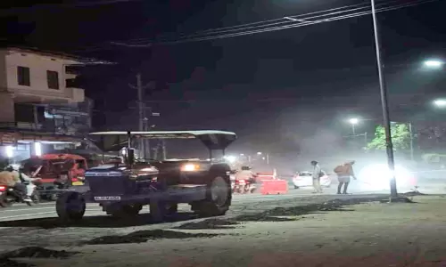 മ​നു​ഷ്യാ​വ​കാ​ശ ക​മീ​ഷ​ൻ ഇ​ട​പെ​ട്ടു;  കൊ​യി​ലാ​ണ്ടി- എ​ട​വ​ണ്ണ സം​സ്ഥാ​ന​പാ​ത​യി​ൽ അ​ധി​കൃ​ത​രു​ടെ പൊ​ടി​ക്കൈ പ്ര​യോ​ഗം