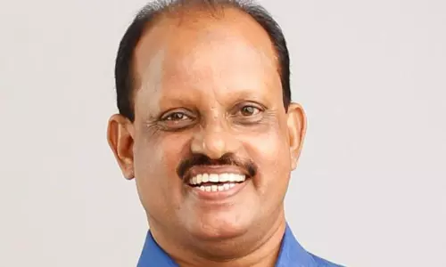 ഗ്ലാസ് ചിഹ്നത്തിൽ പോസ്റ്ററടിച്ച് പ്രചാരണം തകൃതി; പട്ടിക വന്നപ്പോൾ അഹമ്മദ് ദേവർകോവിലിന് ചിഹ്നം ബക്കറ്റ്!