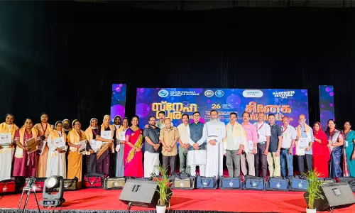 മുത്തശ്ശിമാർക്ക് കൂട്ടായി 1700 പേരക്കുട്ടികൾ; സ്നേഹക്കടലായി കാമ്പസ്; ഊഷ്മളതയുടെ കൂട്ടൊരുക്കി നീലഗിരിയുടെ സ്നേഹസ്വരം