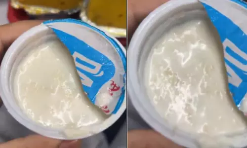 വന്ദേഭാരതിലെ ഭക്ഷണത്തിൽ പുഴു; കരാറുകാരന് 50 ലക്ഷം പിഴ