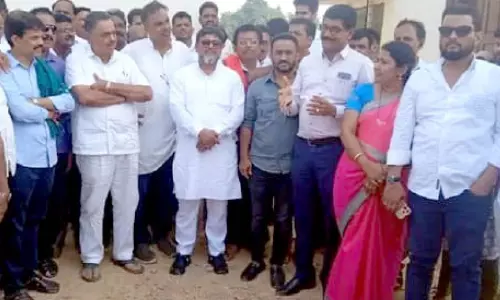 അ​ന​ധി​കൃ​ത ടോ​ൾ പ്ലാ​സ​ക്കെ​തി​രെ പ്ര​തി​ഷേ​ധം