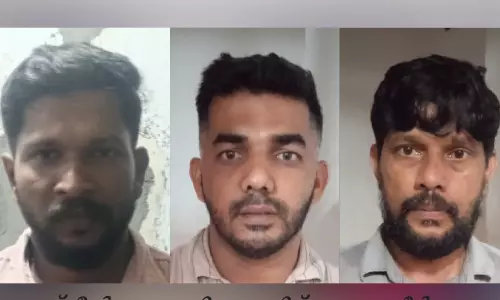 മണൽക്കൊള്ള; കുമ്പളയിൽ ടിപ്പർ ലോറികൾ പിടികൂടി; മൂന്നുപേർ അറസ്റ്റിൽ