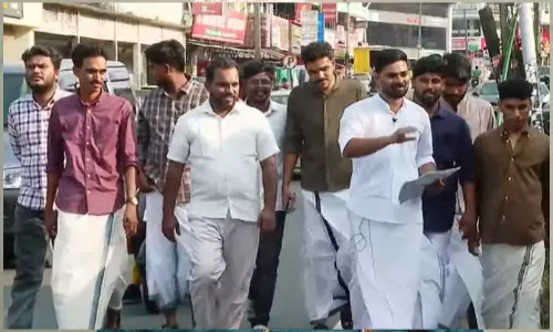 ‘അഭിനയിക്കുന്ന ആളെ വേണ്ട’; വധശ്രമ കേസിൽ റിമാൻഡിലായ കെ.എസ്.യു പ്രവര്‍ത്തകർ  ആറന്മുളയിൽ പ്രചാരണത്തിന്