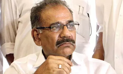 എ.കെ. ശശീന്ദ്രന്‍റെ ക്ലോക്ക് ‘അടിച്ചുമാറ്റി’ പി.കെ. ശശീന്ദ്രൻ, പാളയത്തിൽ പട; നാലാമൂഴത്തിൽ എ.കെ.എസ് വാഴുമോ, വീഴുമോ?