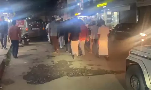 സ്ഫോടക വസ്തു പൊട്ടിത്തെറിച്ച് സി.പി.എം പ്രവർത്തകന്റെ കൈപ്പത്തി തകർന്നു സ്ഫോടക വസ്തു പൊട്ടിത്തെറിച്ച് സി.പി.എം പ്രവർത്തകന്റെ കൈപ്പത്തി തകർന്നു