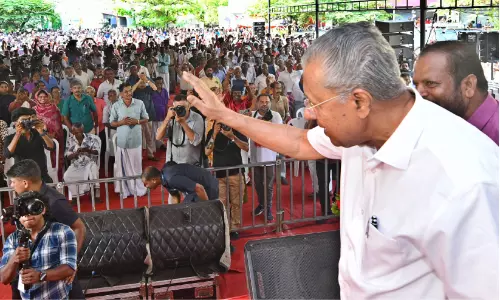 കടന്നു വരുന്നു, ജനനായകൻ