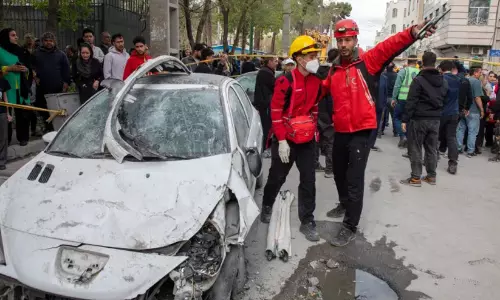 ഇറാൻ ആണവ കേന്ദ്രങ്ങൾ ലക്ഷ്യമിട്ട് ഇസ്രായേൽ  ആക്രമണം; വലിയ വില നൽകേണ്ടിവരുമെന്ന് ഐ.ആർ.ജി.സി