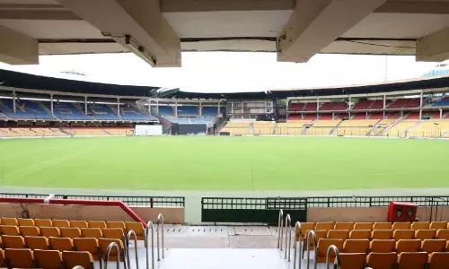 വി.ഐ.പി ടിക്കറ്റ് വിവാദം; ഐ.പി.എൽ ഉദ്ഘാടന മത്സരത്തിന് എം.എൽ.എമാർക്ക് രണ്ട് ടിക്കറ്റുകൾ വീതം