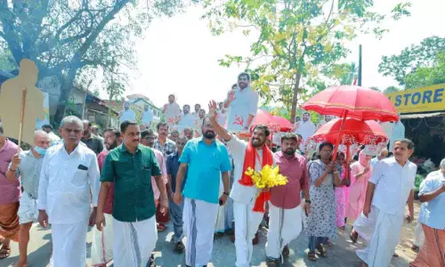 ചുട്ടുപൊള്ളുന്ന വേനൽച്ചൂടിലും തളരാത്ത തെരഞ്ഞെടുപ്പ് ആവേശം