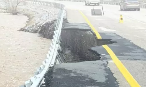 ജബൽ അൽ അഖ്ദർ പാത തകർന്നു; ഗതാഗത നിയന്ത്രണം ഏർപ്പെടുത്തി