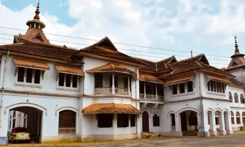 തലസ്ഥാനത്തെ രണ്ടു പ്രധാന മോഷണം; പൊലീസ് നട്ടംതിരിയുന്നു തലസ്ഥാനത്തെ രണ്ടു പ്രധാന മോഷണം; പൊലീസ് നട്ടംതിരിയുന്നു