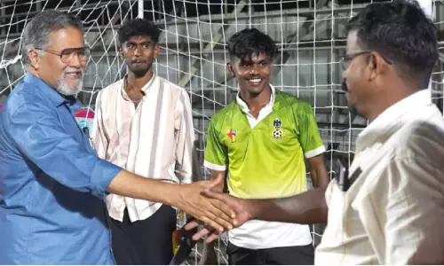 തി​രൂ​ര​ങ്ങാ​ടിയിൽ പോരാട്ടവീറ്