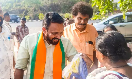 പ്രവചനാതീതം തരൂർ പ്രവചനാതീതം തരൂർ