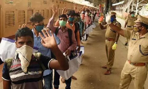 സേട്ടാ, വോട്ടിട്ട് വരാം...