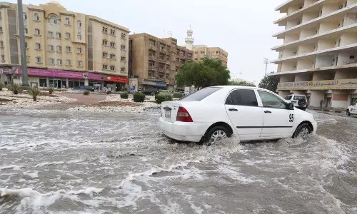 ചൊ​വ്വ, ബു​ധ​ൻ ദി​വ​സ​ങ്ങ​ളി​ൽ മ​ഴ​ക്ക് സാ​ധ്യ​ത