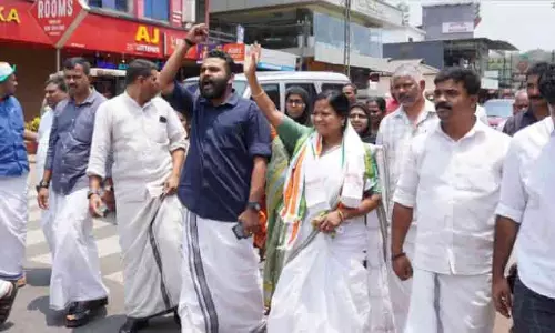 പ്രചാരണം ഊർജിതമാക്കി മുന്നണികൾ